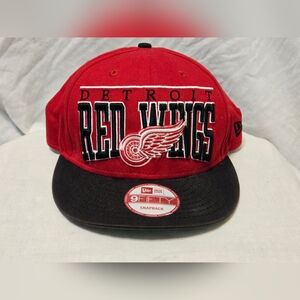 Detroit Red Wings Hat Cap Snapback Spellout Logo NHL New Era  Hockey